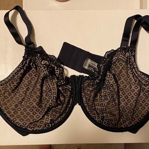 Vera Wang Black and Tan Lace Bra